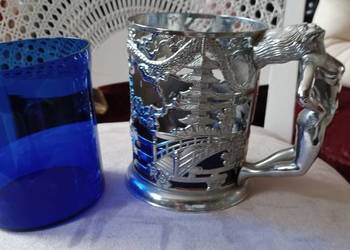 SZKLANKA SZKLO KOBALTOWE KOSZYK PLASTIK POD NIM NAKRECANA POZYTYWKA -SPRAWN