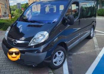 Opel vivaro tour osobowy isofix klima nawigacja
