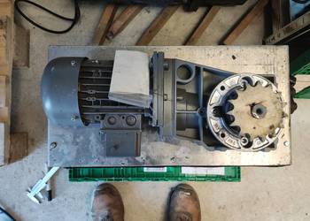 Motoreduktor Kątowy 0,25kW / 400V / 110 obr/min