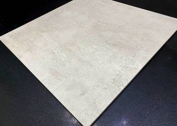 Pogrubiony gres betonopodobny 60x60 ATEST R10