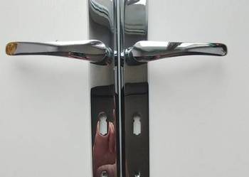 Klamki drzwiowe i łazienkowe.