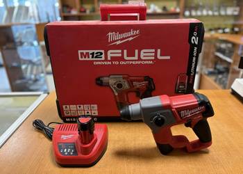 Młotowiertarka Milwaukee M12 CH-202C FUEL – Zestaw SDS-PLUS