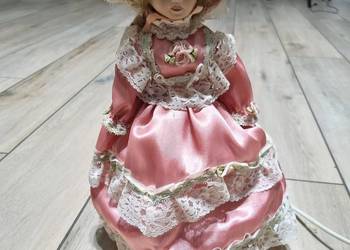 Lalka Porcelanowa lampka