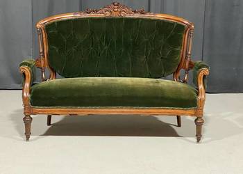 Rzeźbiona sofa w stylu wiktoriańskim z zielonym obiciem, orzech