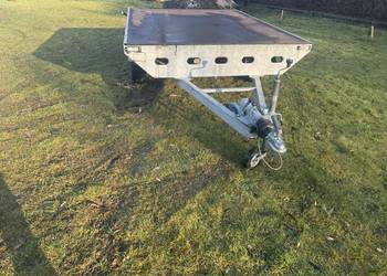 przyczepka platforma rydwan chamowana