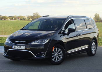 Chrysler Pacifica 3.6 2018 bardzo ładny stan MAŁY PRZEBIEG 106 tys km
