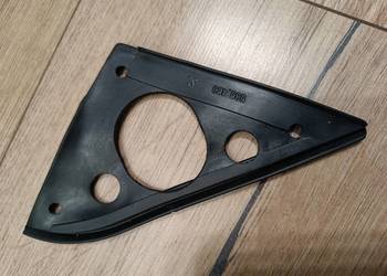 Fiat 126p uszczelka nakładki wewnętrznej lusterka prawa
