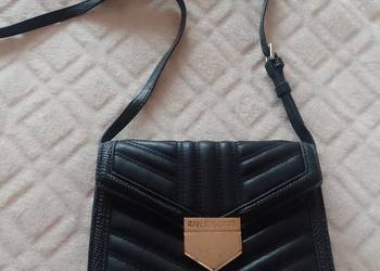 RIVER ISLAND/ Czarna torebka listonoszka z Londynu