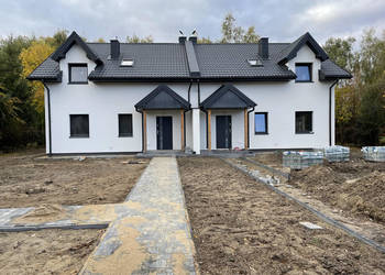 131m Połowa bliźniaka gotowa do oddania. Grodzisk