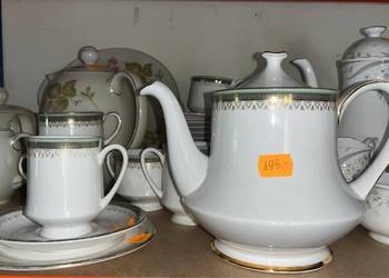 Dzbanek. Kensington. Royal Albert & Paragon. Made in England. Dzbanek. Kensington. Royal Albert & Paragon. Made in England.