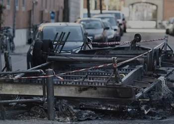 Pozostałości po przyczepie ciężarowej 2000 DMC