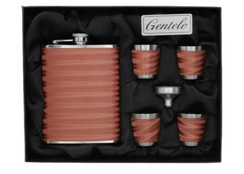 Elegancka Brązowa Piersiówka Obszyta Skórą w Zestawie z Kieliszkami Gentelo