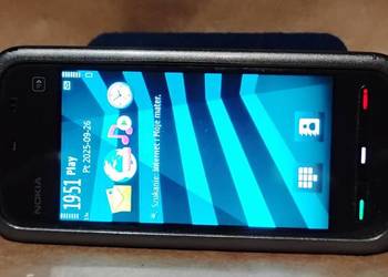 NOKIA 5230 RM-588 + ładowarka bez simlock dobry stan