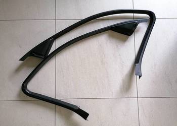Plastikowe ramki drzwi przednich BMW E90 Plastikowe ramki drzwi przednich BMW E90