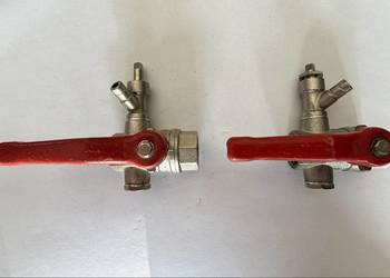 Dwa zawory kulowe 1/2 ze spustem