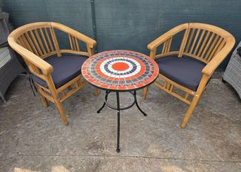 Zestaw mebli ogrodowych 2 fotele drewno egzotyczne stół z płytkami