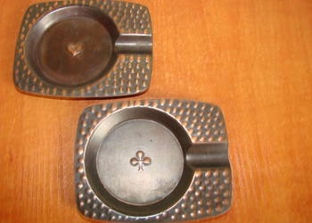 Kier, Trefl miedziane popielniczki