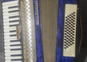 Akordeon produkcji niemieckiej Royald Standard.60 basowy.