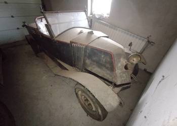 Samochód klasyk Renault Torpedo