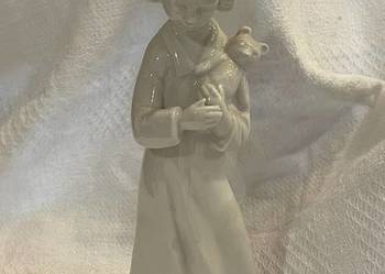 Niemiecka porcelanowa figurka dziewczynki z misiem