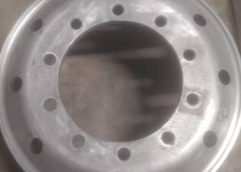 Sprzedam felgi aluminiowe.