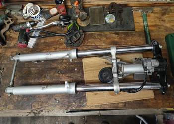 Suzuki GS 500 lagi zawieszenie