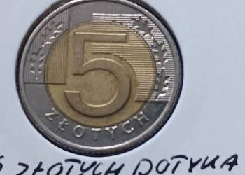 5 Złotych 2010 r. -DESTRUKT-napis dotyka rdzenia