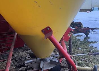 Rozsiewacz nawozów STRUMK 400l