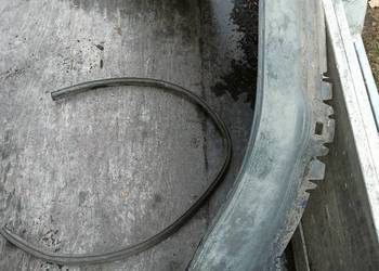 Mercedes W124 nadkole przednie pod błotnik lewe prawe
