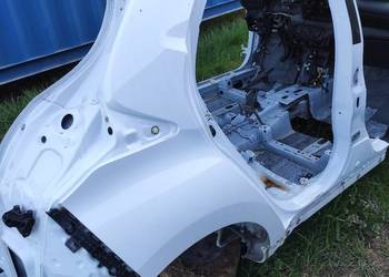 Toyota Yaris 4 na cześć