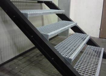 Schody metalowe zewnętrzne C SYSTEM trepy