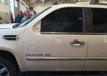 DRZWI LEWE PRZÓD CADILLAC ESCALADE ESV