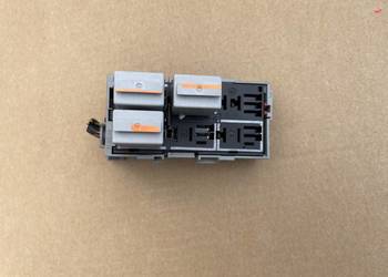 93363145 skrzynka bezpieczników Opel meriva a