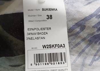 Sprzedam sukienkę widoczna na zdjęciu