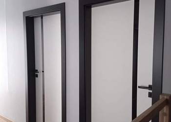 DRZWI Z OŚCIEŻNICAMI I MONTAŻEM KOMPLESKOWO DO DOMÓW