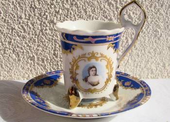 Finezyjna filiżanka do czekolady / espresso na nóżkach wysokie ucho