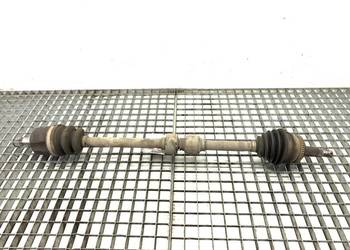 PÓŁOŚ PRAWY PRZÓD HYUNDAI i30 1.6 90KM 07-12 PRZEGUB