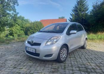 Toyota yaris 1.3 polski salon