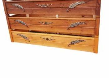 Obudowa na grób z sztukaterią