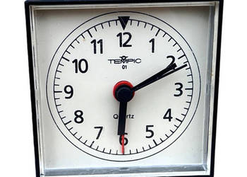 Czarny budzik Tempic w stylu modern, Niemcy lata 70.