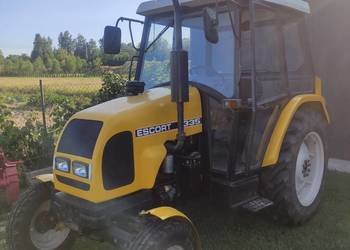 Ciągnik Escort 335