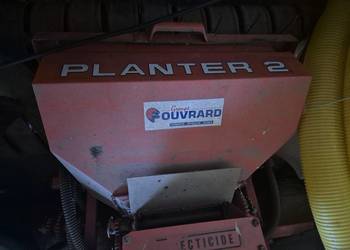 Podsiewacz nawozu siewnika kuhn Planter