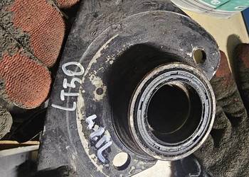 Suzuki LT 50 Piasta mocowanie wahacz wahacza osi LT50 most uchwyt ośki