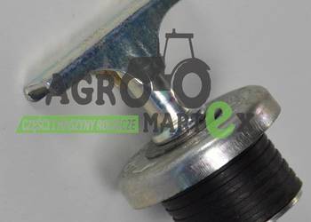 831821C1 KOREK WLEWU SKRZYNIA CNH
