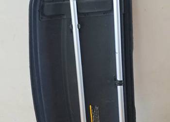 półka wraz z relingami od toyota yaris verso 2003r