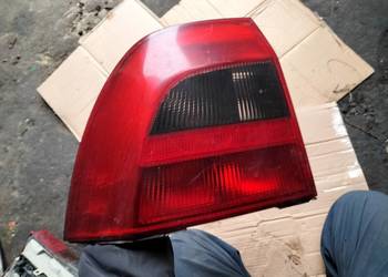 LAMPA TYLNA LEWA  OPEL VECTRA B LEWA