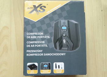 Nieużywany kompresor 12V/10,3bar AUTO XS z latarką i akcesoriami.