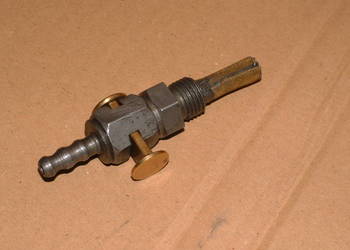 SHL M04 WFM kranik paliwa krótki  SPRAWNY