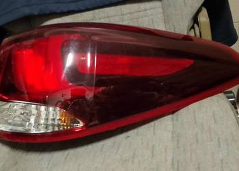 Lampa prawy tył prawa tylna 92402a4 kia carens karens IV 4 w błotnik