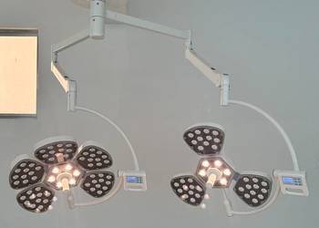 Lampy operacyjne weterynaryjne **Lampa Operacyjna LED – Bezcieniowa, Stomat